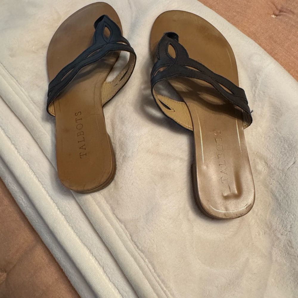 Talbots Navy Sandals Sleek Leather Design